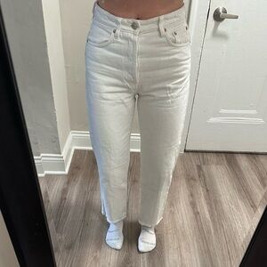 White Zara jeans. Straight leg fit, size 6.